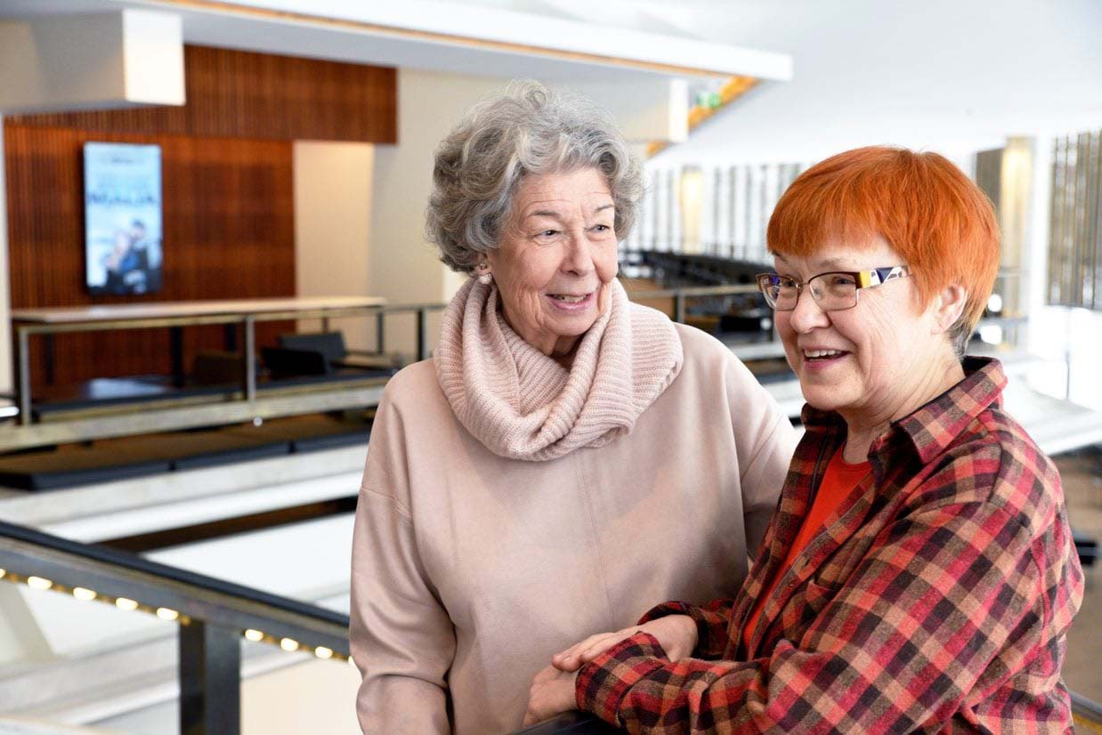 HALUATKO TARJOTA TUKEVAN OLKAPÄÄSI PSYYKKISESTI OIREHTIVAN LÄHEISELLE?